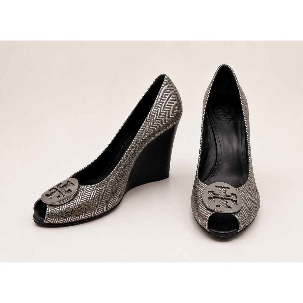 Tory Burch Wedge Pumps Women 8M Silver Black Herringbone Peep Toe Logo Excellent